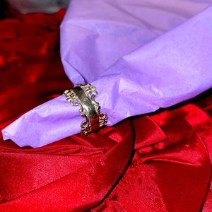 Dainty fleur de lis size 6 ring.